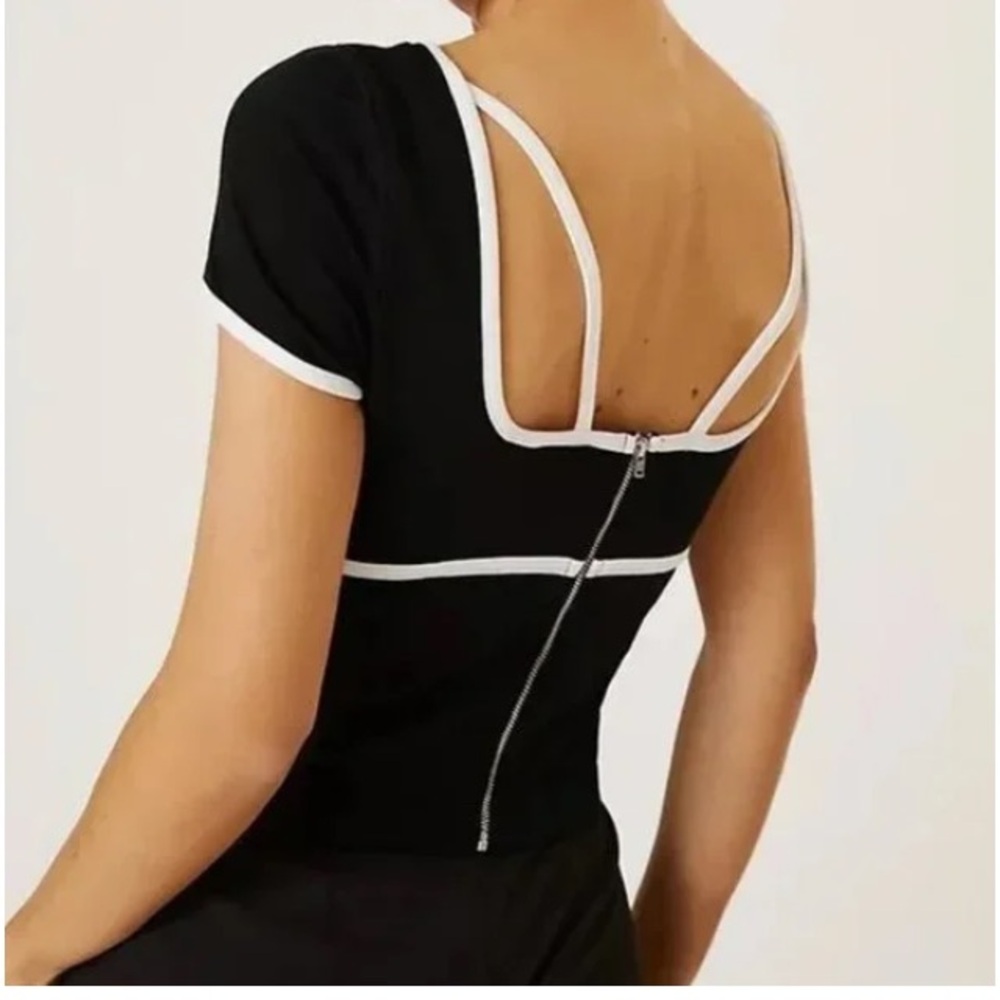 Maeve Contrast Trim Sweetheart Crop Top - Picture 2 of 5